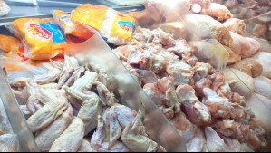 Decomisan 40 kilos de carne de pollo vencida en La Vega: Estaban guardados en una bodega