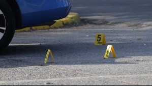 Lo atacaron en estacionamiento de supermercado: Balean y dan muerte a sujeto en Independencia