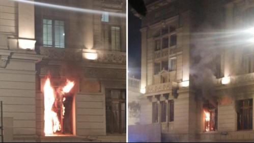 Incendio afecta Palacio de los Tribunales de Justicia en pleno centro de Santiago