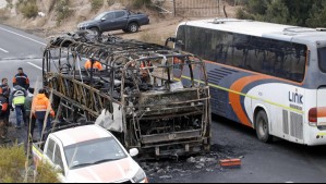 Bus de trabajadores de El Teniente resulta quemado en barricada en Machalí