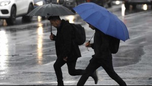 Cuatro días de lluvia en Santiago: Senapred detalla características del fenómeno y anuncia posibles remociones en masa