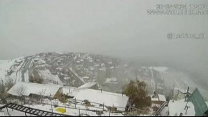 Sistema frontal con nieve: Video muestra cómo está nevando en la Cordillera de la Región Metropolitana