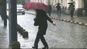 Sistema frontal en Santiago: Inundaciones, cortes de luz y clases suspendidas por fuertes lluvias