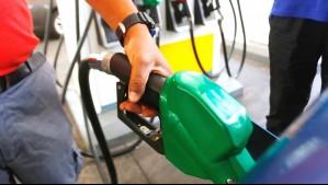 Impuesto específico a los combustibles: ¿Cuánto piden que disminuya y qué dice el gobierno sobre la iniciativa?