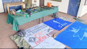 Rifles, municiones y una ballesta: Encuentran armas y lienzos de la CAM en allanamiento a matadero ilegal en Angol