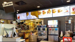 Tiktoker revela cuánto gana un trabajador de comida rápida en Estados Unidos