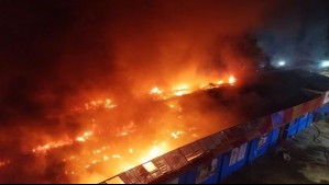 Voraz incendio destruye recién inaugurado mall chino en comuna de El Monte