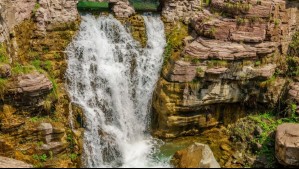 Aseguraban que era la cascada más alta de China pero debieron reconocer que la intervenían tras hallazgo de un turista