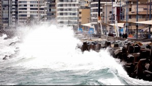 Transmisión en vivo de marejadas en Viña del Mar: Así está ahora el fuerte oleaje en el borde costero