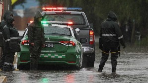 Carabineros asiste parto en una casa en Lo Espejo: Madre no pudo llegar al hospital por inundaciones