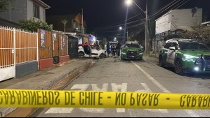 Persecución deja dos menores detenidos en Puente Alto: Chocaron tres casas y hay dos Carabineros con lesiones graves