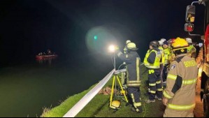 Dos personas fallecen luego de caer a bordo de un automóvil a las aguas del río Bueno en La Unión