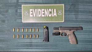 Detienen a mujer en San Bernardo por tenencia de pistola y amenazas: Le entregó arma a su hijo de 11 años