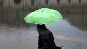 'Lluvia fuerte a intensa': Desde esta hora comenzarán las precipitaciones el viernes en Santiago