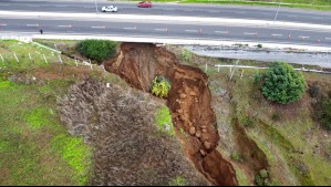 Socavón de 20 metros aparece bajo ruta en Concón a horas de que inicie un nuevo sistema frontal