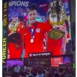 Conoce detalles del feroz trolleo que hinchas chilenos hicieron en pleno banderazo argentino en Nueva York. Una imagen de Alexis Sánchez fue proyectada en Times Square.