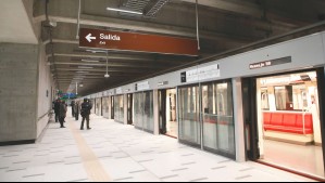 Línea 6 continúa con problemas: Metro de Santiago inicia el servicio con una estación cerrada
