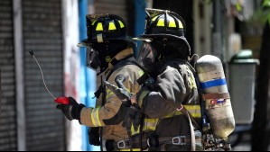 Hombre sobrevive a explosión de su casa en Punta Arenas: La vivienda quedó inhabitable