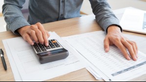 Ingeniero es acusado de cambiar las metas de ventas de su empresa para aumentar 'artificialmente' sus bonos