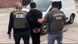 Delincuente apuñaló con un cuchillo a guardia de mall que lo descubrió robando