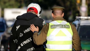 Conductor agredió a carabinero durante fiscalización vehícular: Se negó a mostrar documentos