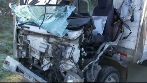 Camión termina volcado en la ruta 68 tras asalto: Conductor está en riesgo vital