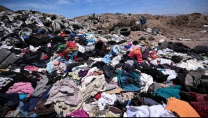 Abogada que demandó al fisco por 'cementerio de ropa' en el desierto: 'A veces no existe voluntad de solucionarlo'