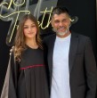 Revisa en detalle lo que ocurrió con la hija de Reinaldo Choro Navia, quien logró graduarse de un colegio al cual asiste en México. El exfutbolista no negó su emoción.