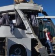 Al menos 16 muertos y 14 heridos provocó un choque frontal registrado este sábado en una carretera de Bolivia. La colisión fue entre un camión y un bus de pasajeros que se dirigía al norte de Chile, informó la policía.