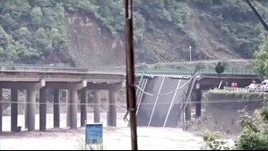 Lluvias y crecida de río provocan caída de puente en China: Hay 11 fallecidos y 30 desaparecidos
