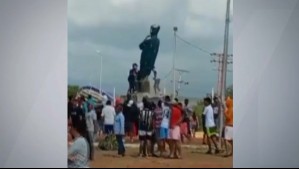 Venezolanos derriban estatuas de Hugo Chávez tras polémica reelección de Nicolás Maduro