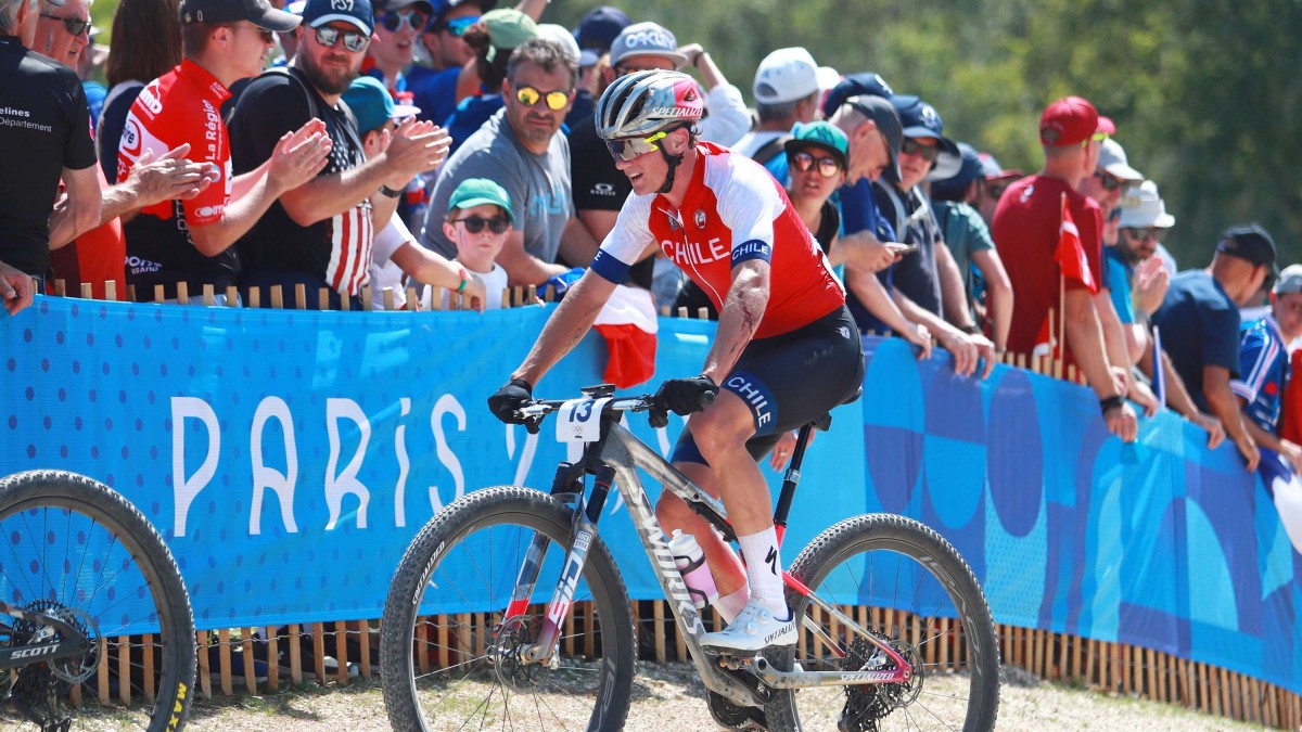 Martín Vidaurre se alza como el mejor latinoamericano en el MTB de París 2024.
