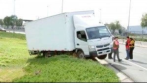 Carabinera resulta lesionada y cuatro personas son detenidas tras persecución cerca del Aeropuerto de Santiago