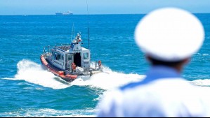 Encuentran cuerpo de mujer flotando en bahía de Quintero: Data de muerte es de cerca de una semana