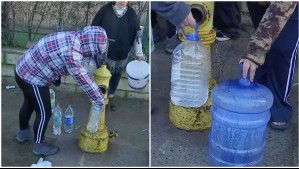 'Es súper indigno': Vecinos sacan agua del grifo ante falta suministro en la comuna de Pudahuel