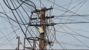 ¿Cuánto cuesta un poste de luz en Chile? Estos son los precios