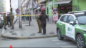 Amplio operativo policial por homicidio a plena luz del día en Estación Central: Víctima sufrió herida cortopunzante