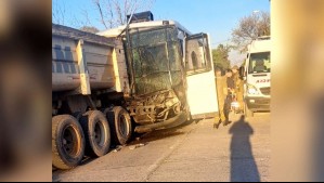 Al menos 18 carabineros heridos tras choque de bus policial con un remolque en Lo Espejo