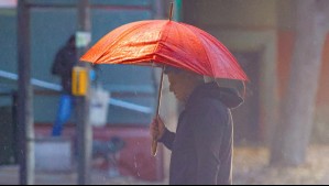 Vuelve la lluvia a Santiago: Jaime Leyton adelanta qué día caerán gotas sobre la Región Metropolitana