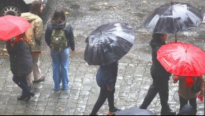 Lluvia este miércoles en Santiago: Aumenta monto pronosticado de precipitaciones y advierten sobre vientos en la RM