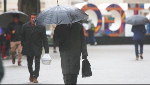 La lluvia y el agua-nieve podrían volver a la RM este viernes: ¿En qué sectores de Santiago caerían precipitaciones?