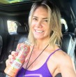 Revisa en detalle en qué consiste Siddharta, uno de los emprendimientos de Carla Ochoa. Se trata de una bebida que desarrolló junto a una expareja, que se distribuye en varios locales de Chile.
