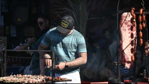 ¿Sueles limpiar la parrilla con una cebolla para el asado? Conoce por qué esto no sería una práctica tan recomendada