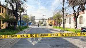 Homicidio a disparos en vía pública de Santiago: Víctima recibió dos impactos balísticos