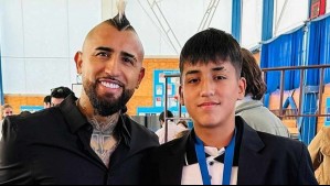 Sorprendió con sus pasos: Arturo Vidal mostró a su hijo Alonso bailando cueca en el colegio vestido de huaso