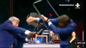 Video muestra a candidato a alcalde de Sao Paulo siendo golpeado con una silla por su rival en pleno debate televisivo