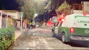 Carabinero de civil muere tras chocar contra casa y árbol en Puente Alto: Manejaba un taxi al momento del accidente