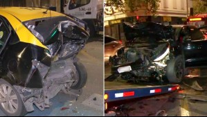 Violento choque entre camioneta y taxi en Alameda: Conductores y dos pasajeros resultaron lesionados