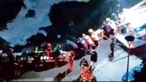 Hombre se lanzó a un rompeolas de Cartagena para evitar control policial: Fue rescatado por Bomberos y la Armada