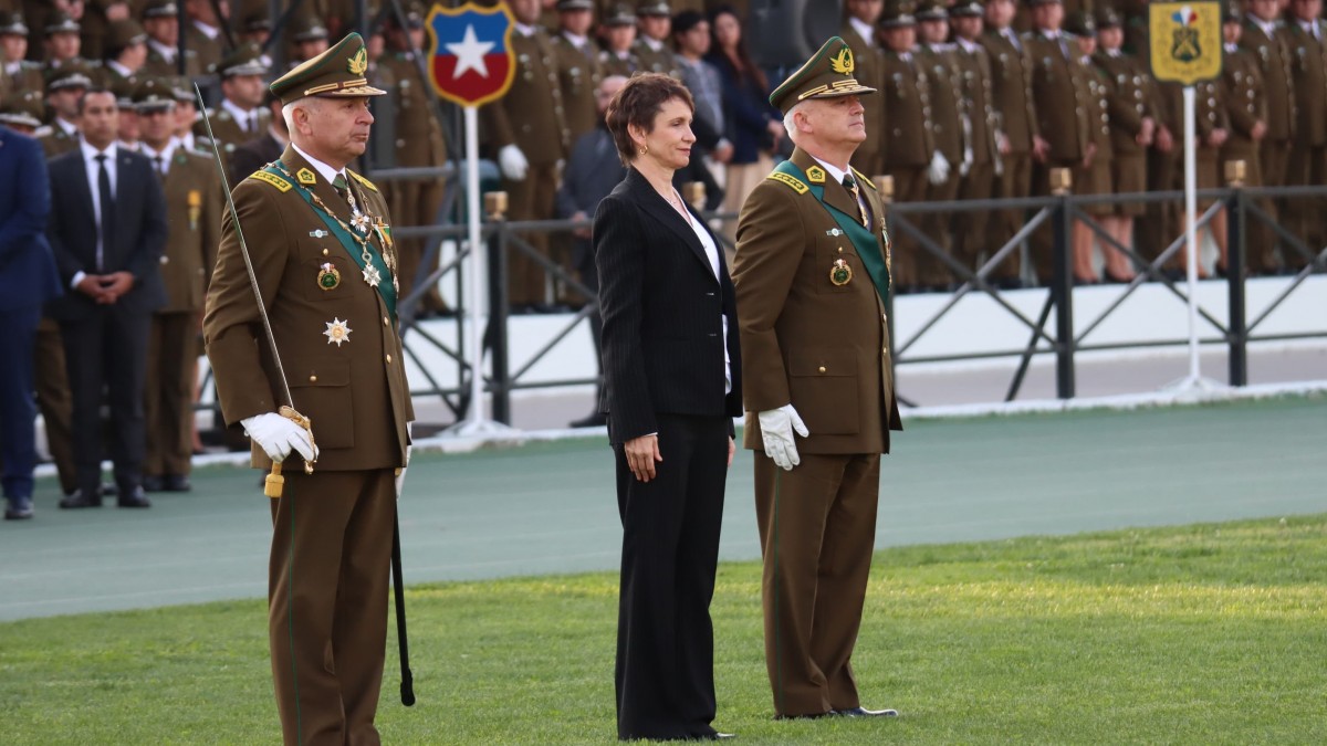 Cambio de mando de Carabineros: Ministra Tohá destaca la gestión de Yáñez y manifiesta el apoyo del Gobierno a Araya